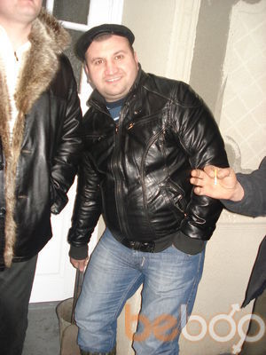  ,   Aurel, 42 ,  