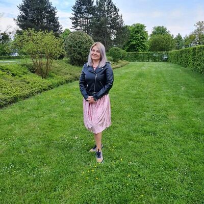  ,   Angela, 48 ,   ,   