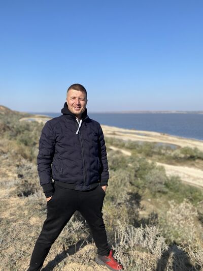  ,   Sergii, 43 ,   ,   