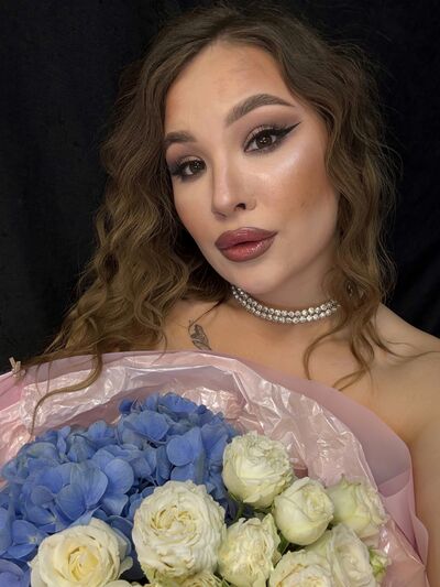  ,   Yasmina, 23 ,   ,   