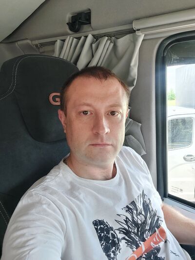  ,   Stanislav, 37 ,   ,   