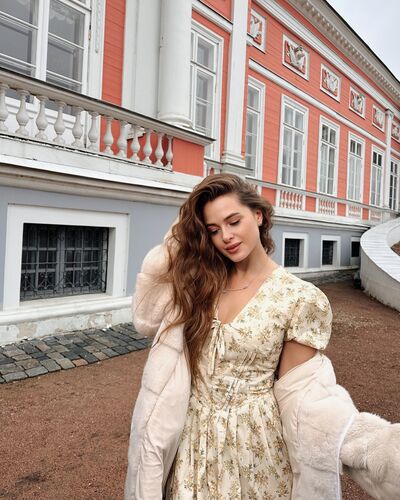  ,   Victoria, 23 ,   ,   
