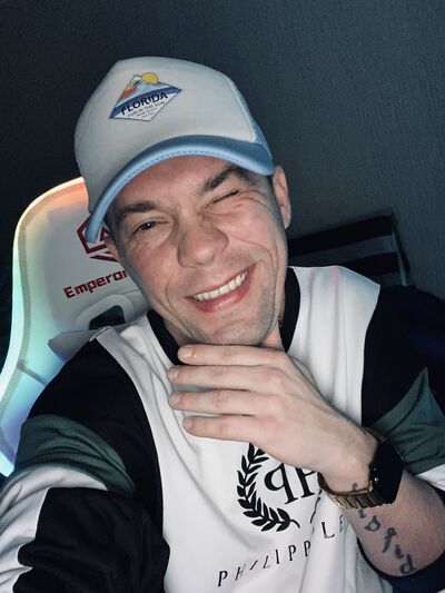  ,   Artem, 37 ,   ,   , c , 