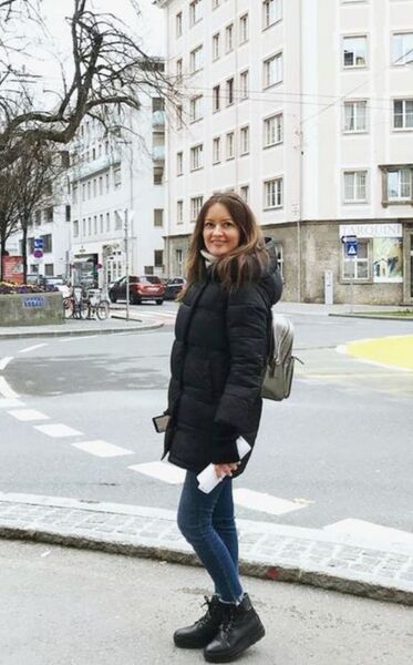  ,   Albina, 33 ,  