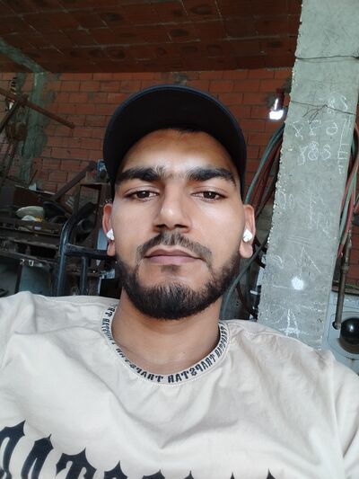 ,   Hamza, 32 ,   ,   