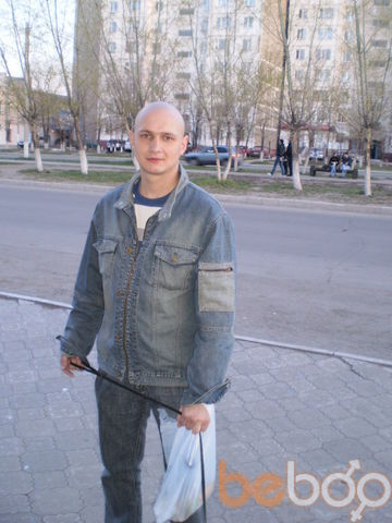  ,   Artem, 40 ,  