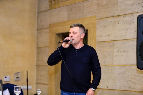  ,   Artyom, 49 ,   ,   