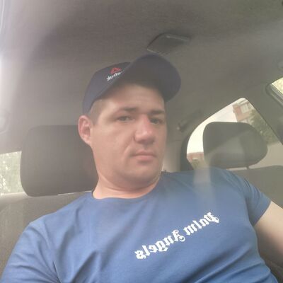  ,   Vitalik, 37 ,  