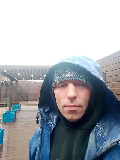  ,   Russlan, 42 ,   ,   