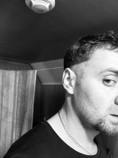  ,   Antony, 33 ,   ,   