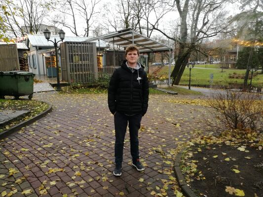  ,   Viktors, 32 ,     , c 