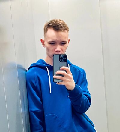  ,   Maxim, 22 ,   ,   , c , 