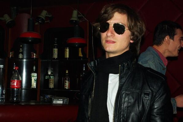  ,   Nika, 38 ,   ,   , c 