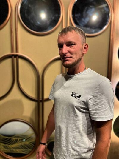  ,   Leonid, 40 ,   ,   
