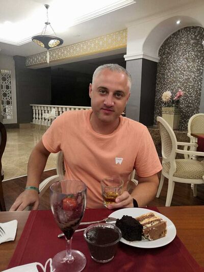  ,   Den, 40 ,  