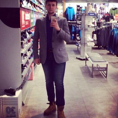  ,   Sergey, 32 ,   