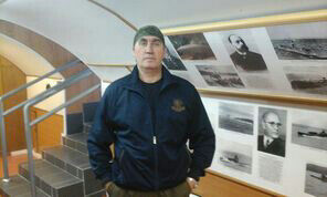  11784788  Ahdrey, 57 ,    