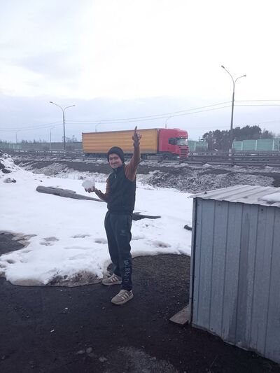   ,   Tadjik, 20 ,   ,   