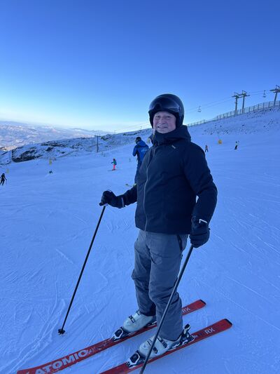  Alacant,   Yuriy, 48 ,   ,   , c 