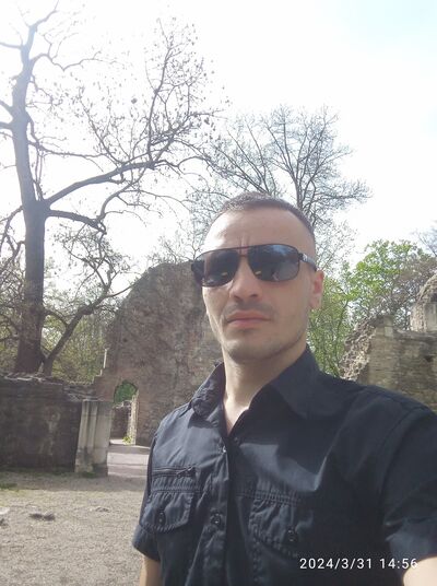  Varpalota,   Andrii, 32 ,   ,   , 