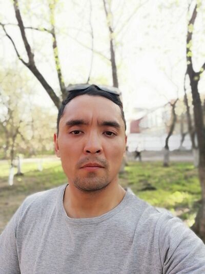  ,   Makhambet, 39 ,   ,   , c 