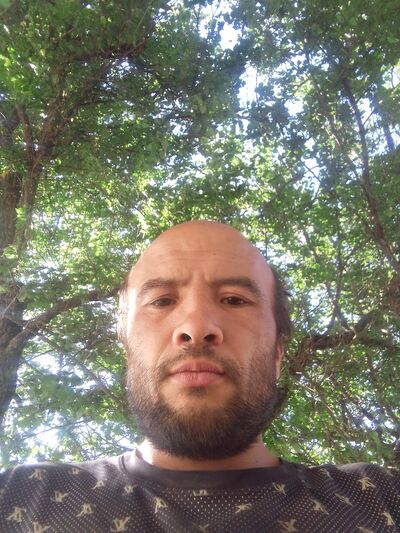  ,   Fanis, 36 ,   ,   