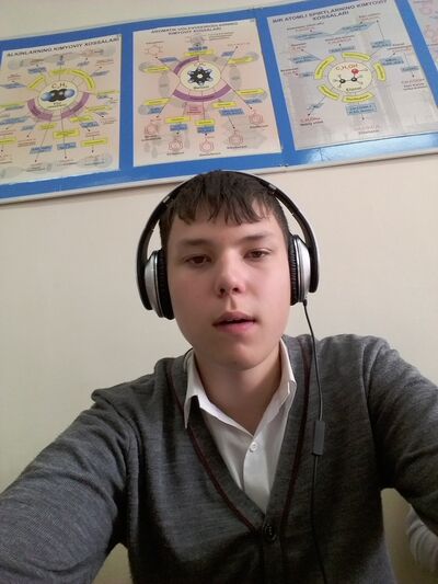  ,   Viktor, 28 ,   