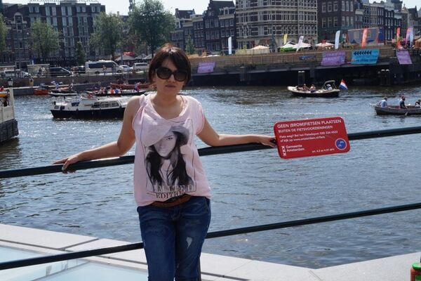  ,   Nargiza, 48 ,   ,   , c 
