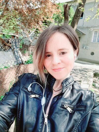  ,   Marina, 34 ,  