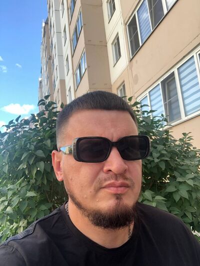  ,   Denis, 32 ,   ,   