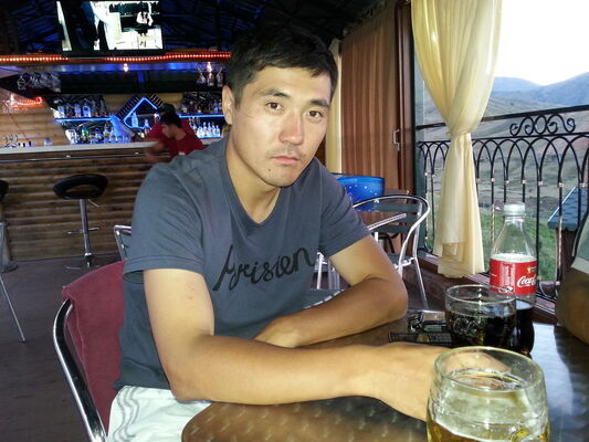  -,   Rinat, 40 ,   