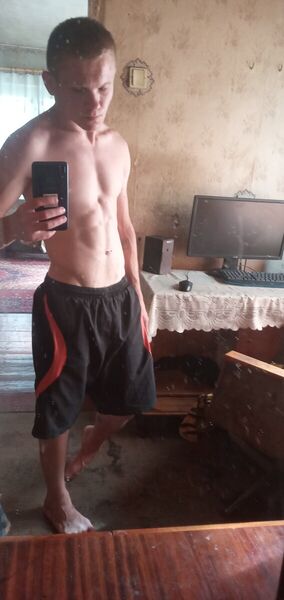  ,   Andrulikkk, 28 ,  