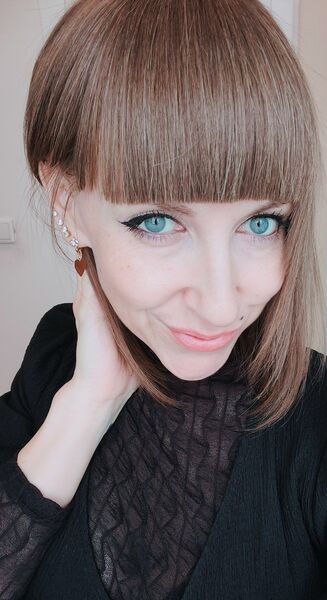  ,   Vikki Li, 31 ,  