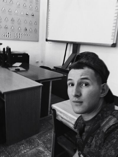   ,   Petr, 28 ,   ,   