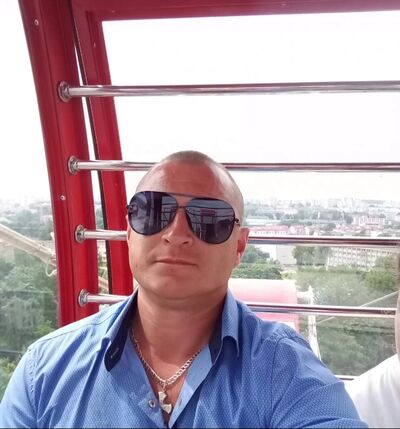  ,   Denis, 42 ,   ,   