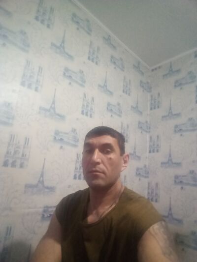  ,   Ar Man, 42 ,   ,   