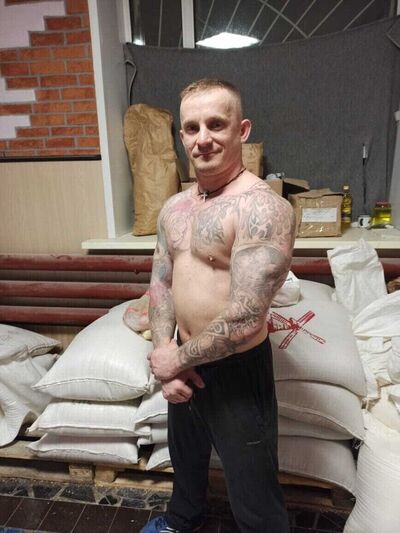  ,   Artyr, 40 ,     