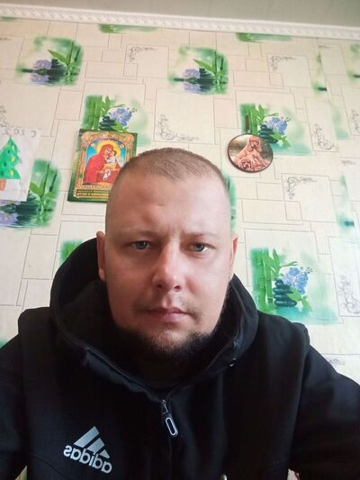  ,   Sergei, 35 ,   c 