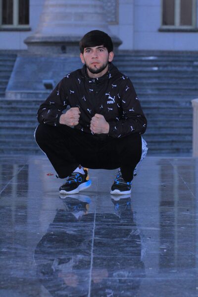  ,   Sultan, 25 ,  