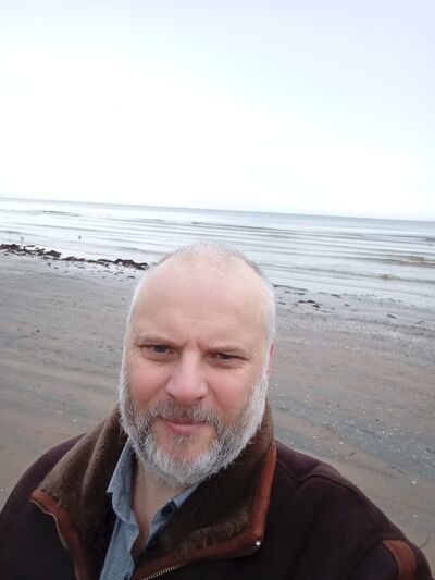  ,   Sergej, 44 ,   