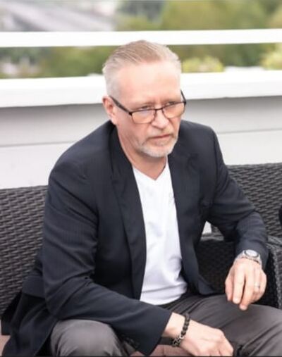  ,   Axel, 52 ,   ,   