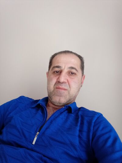  ,   Artur, 52 ,   ,   