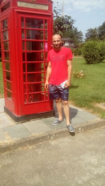  ,   Zi, 32 ,   