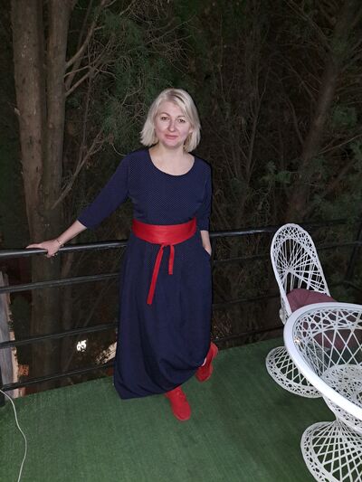  ,   Elena, 45 ,   c 