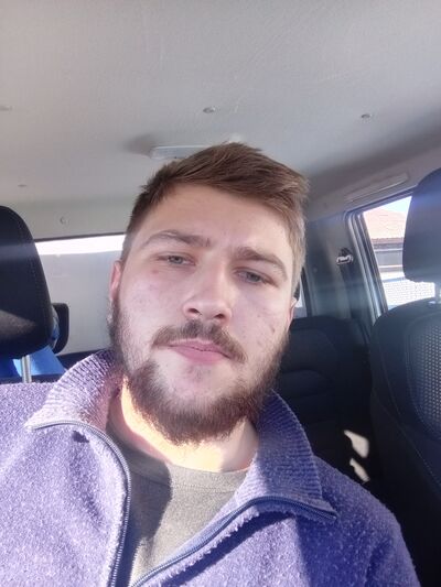  ,   Artem, 22 ,   c 