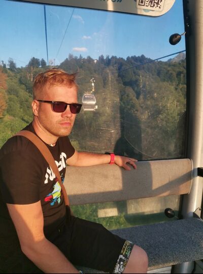  ,   Sergei, 38 ,   ,   , c 