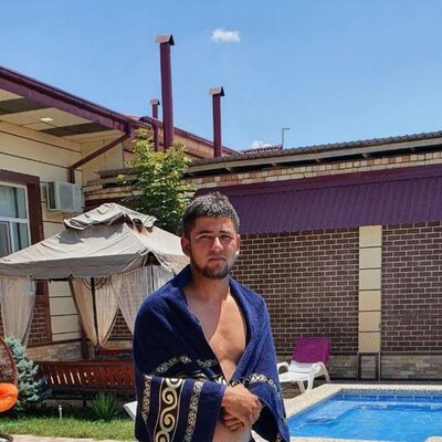  ,   Akbar, 32 ,   ,   