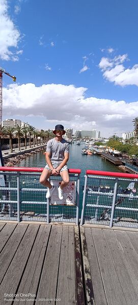  Holon,   Viktor, 28 ,     , c 