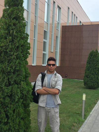  ,   Jonny, 32 ,   