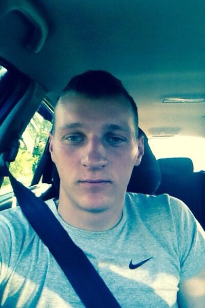  ,   Artur, 34 ,     , c 